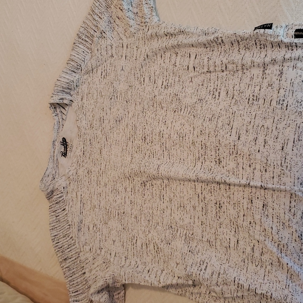 Shirt. Brooklyn size Large
